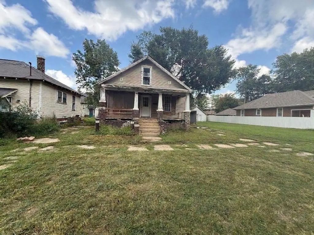 2516 Pine Avenue, Mattoon