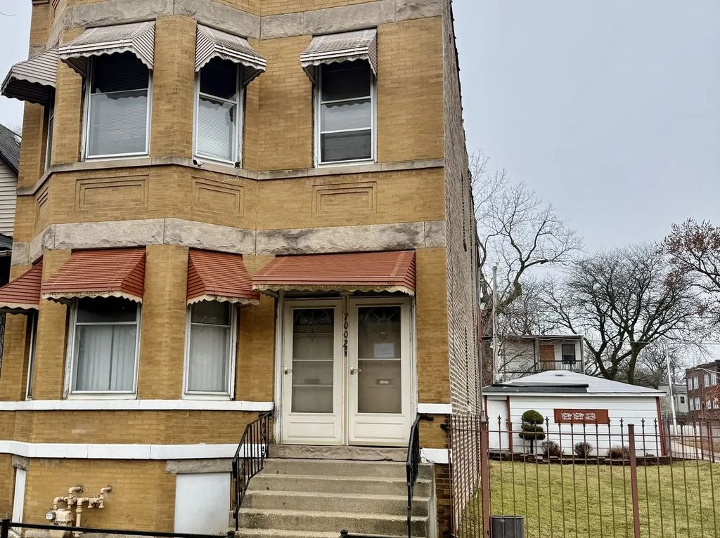 7002 S Throop Street, Chicago