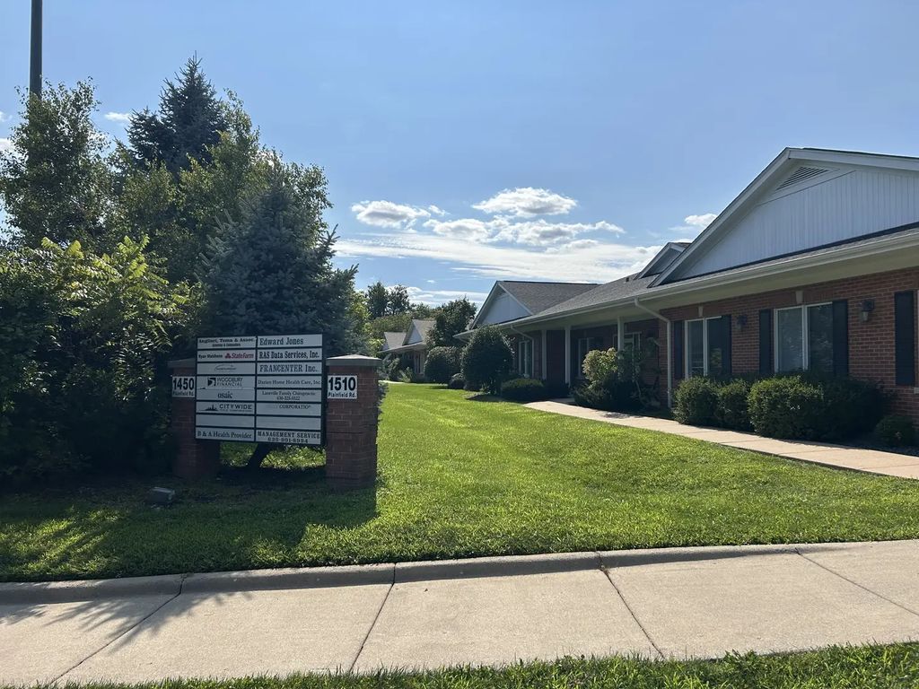1510 Plainfield Road 4, Darien