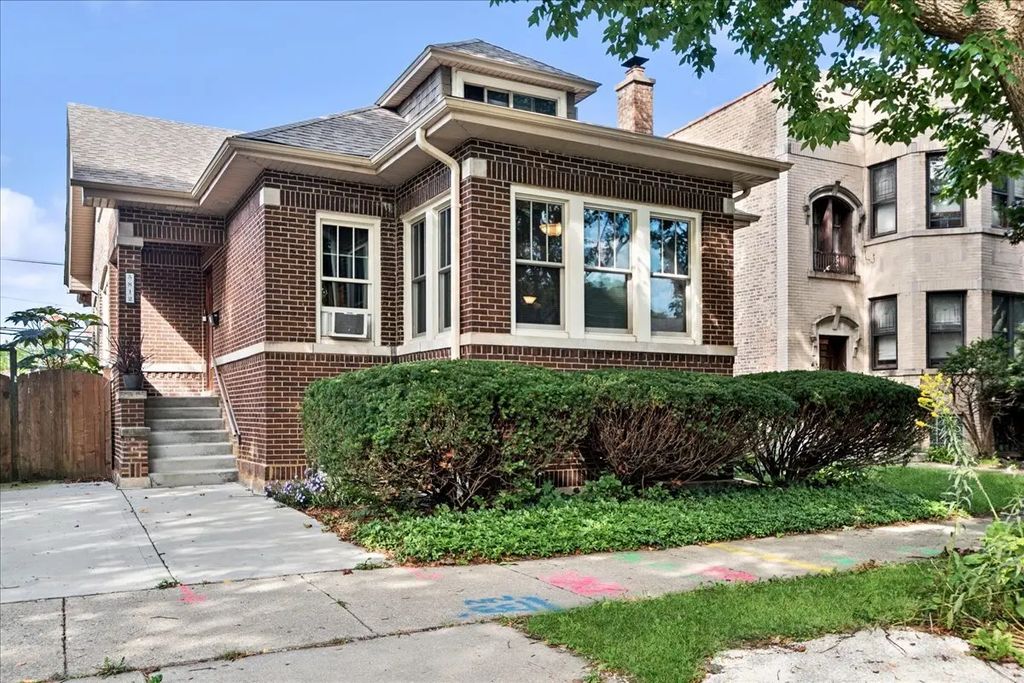 5812 N Fairfield Avenue, Chicago