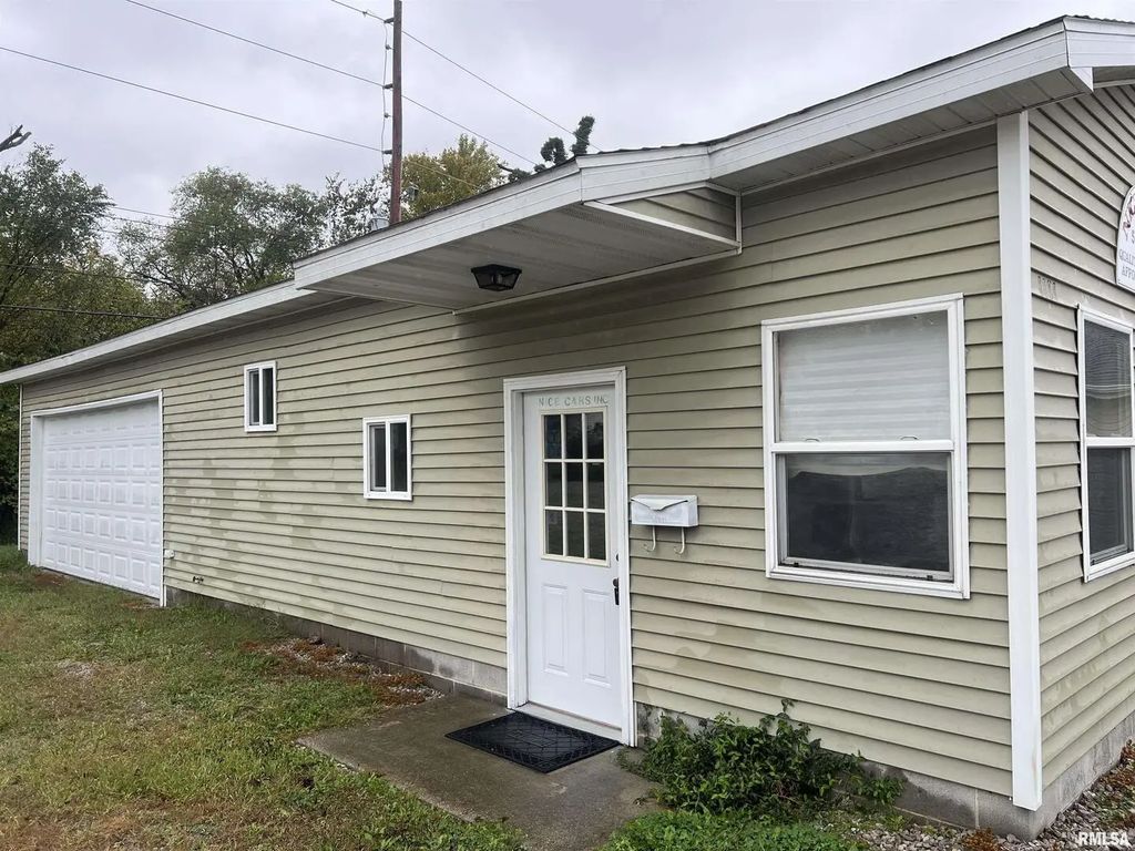 1101 W Main Street, Salem