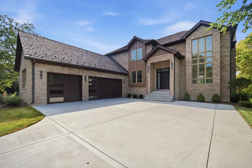7234 Roxbury Court, Long Grove