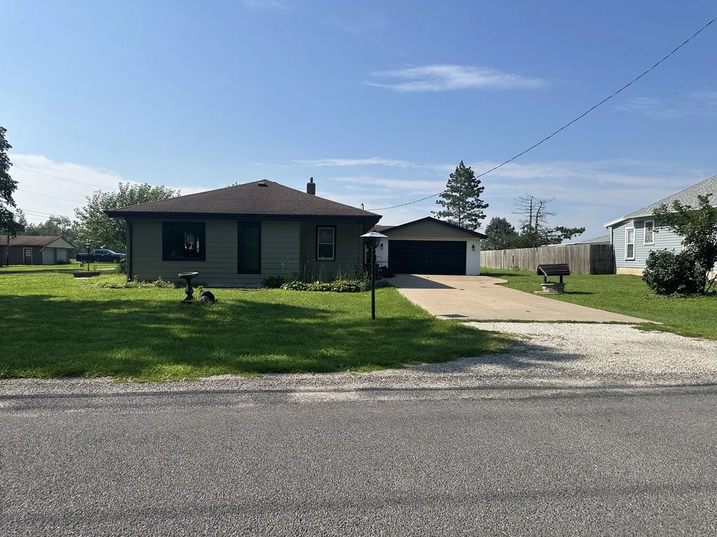 415 W Livingston Road, Streator