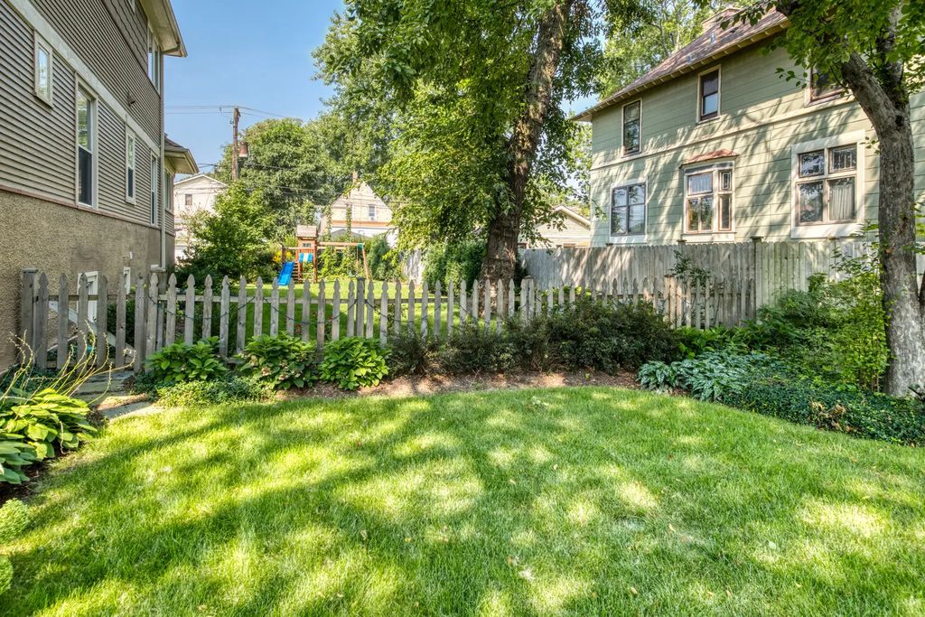 1169 S Taylor Avenue, Oak Park