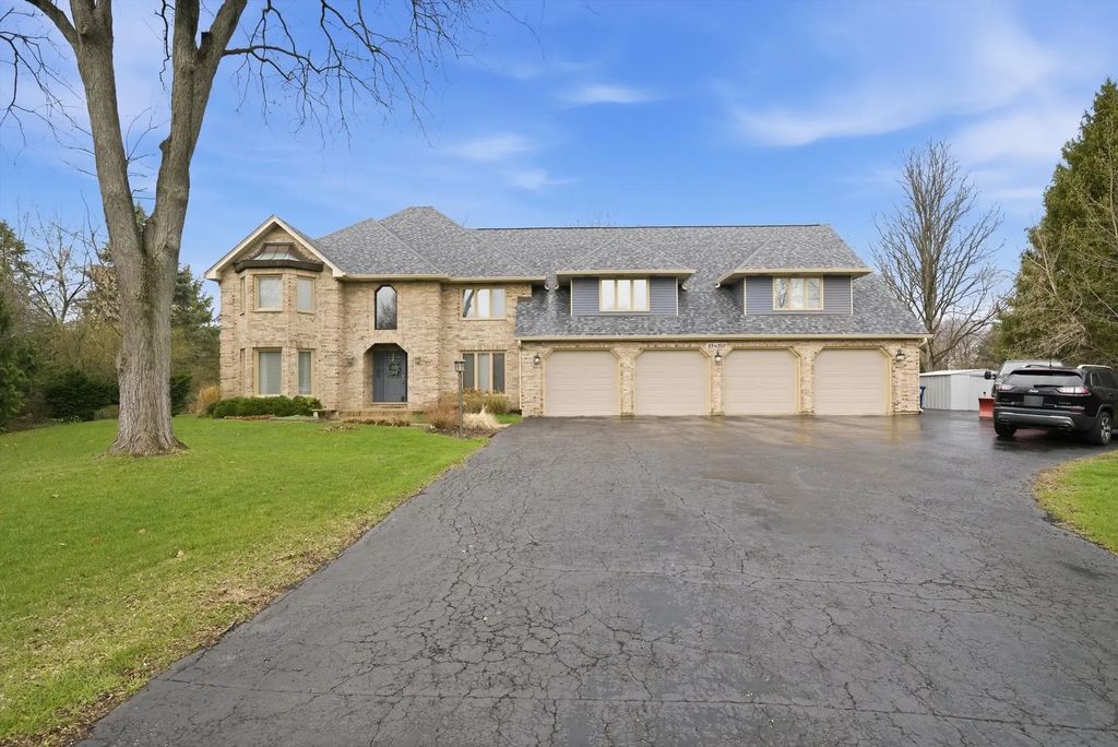 23w350 Pelham Court, Naperville