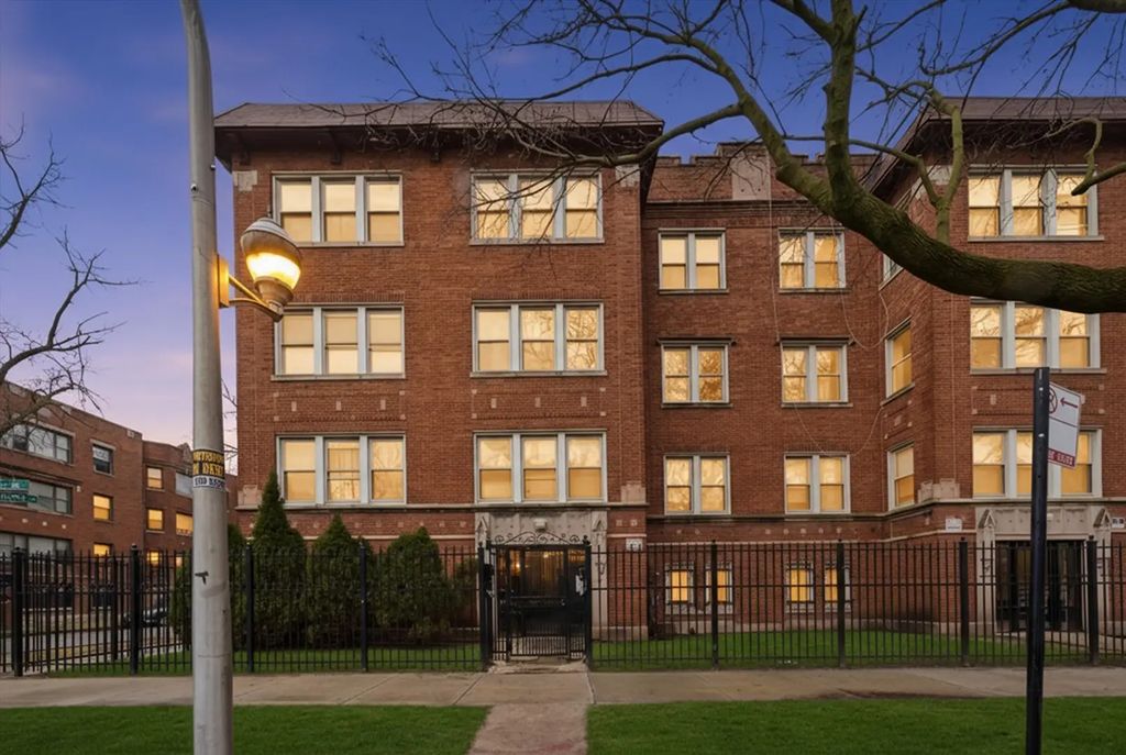 7601 S Essex Avenue 2, Chicago, 60649