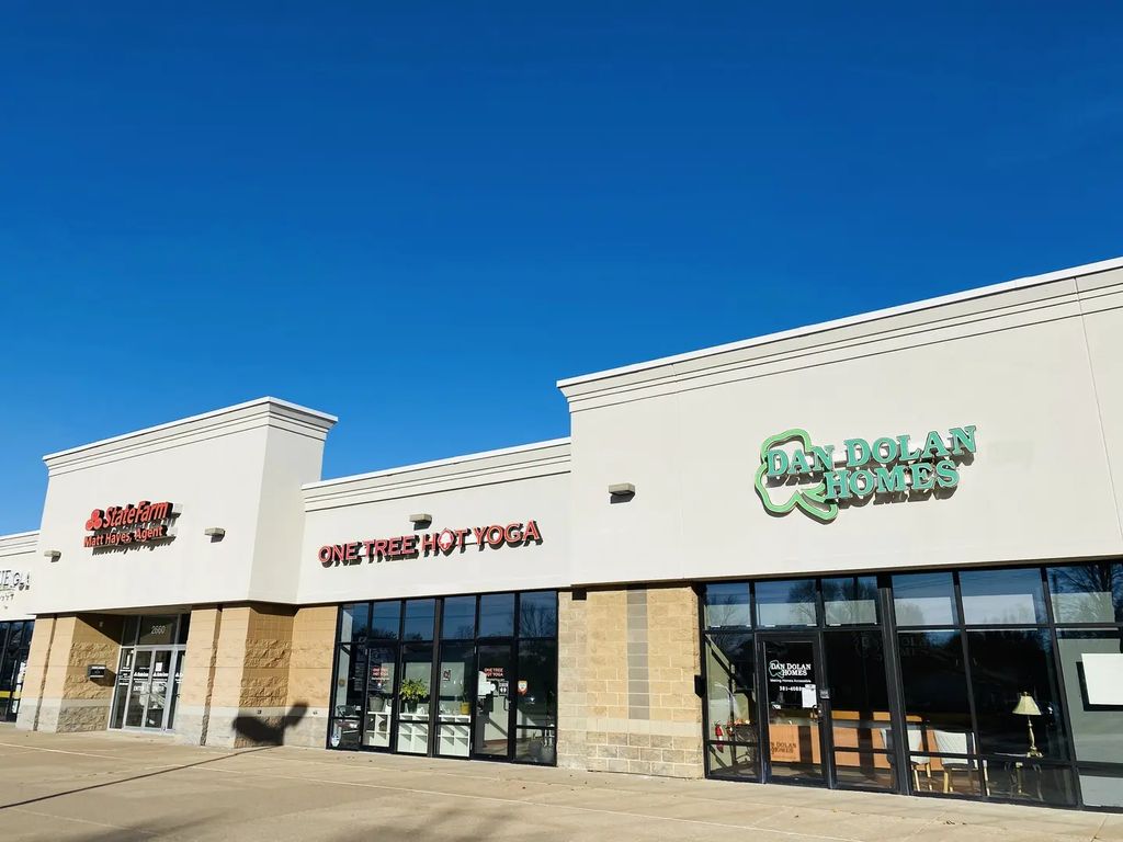 2660 E 53rd Street 2, Davenport