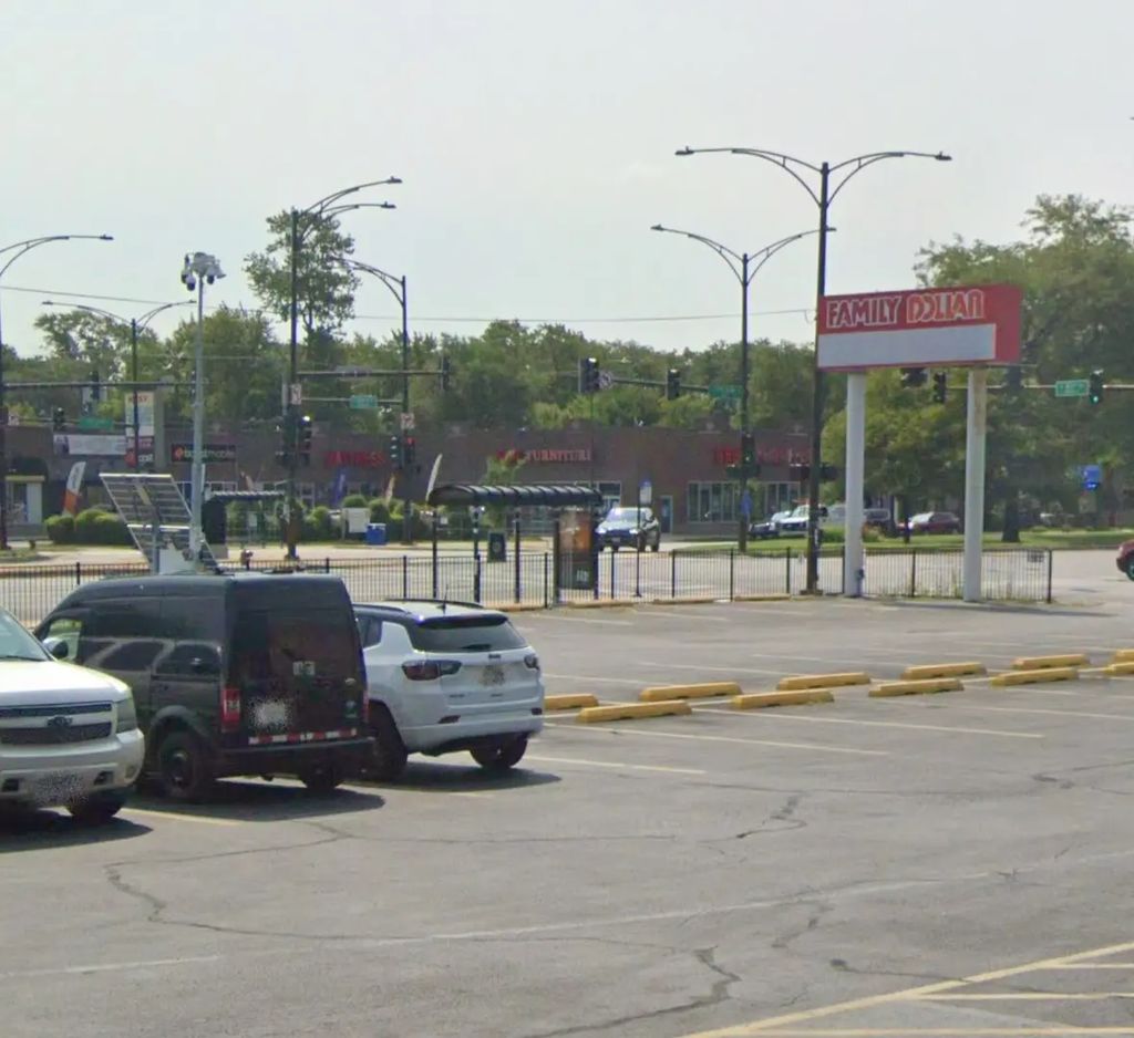 8314 S Stony Island Avenue, Chicago, 60617