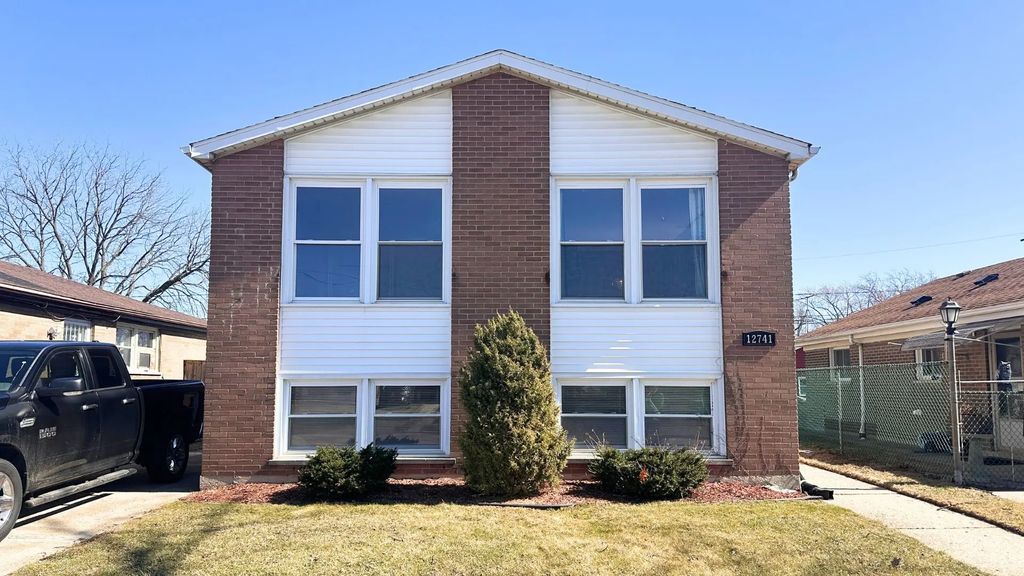 12741 S Manistee Avenue, Chicago, 60633