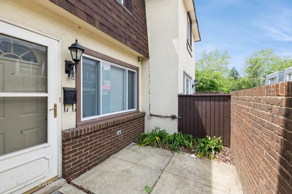 4037 Trafalgar Lane, Oak Lawn