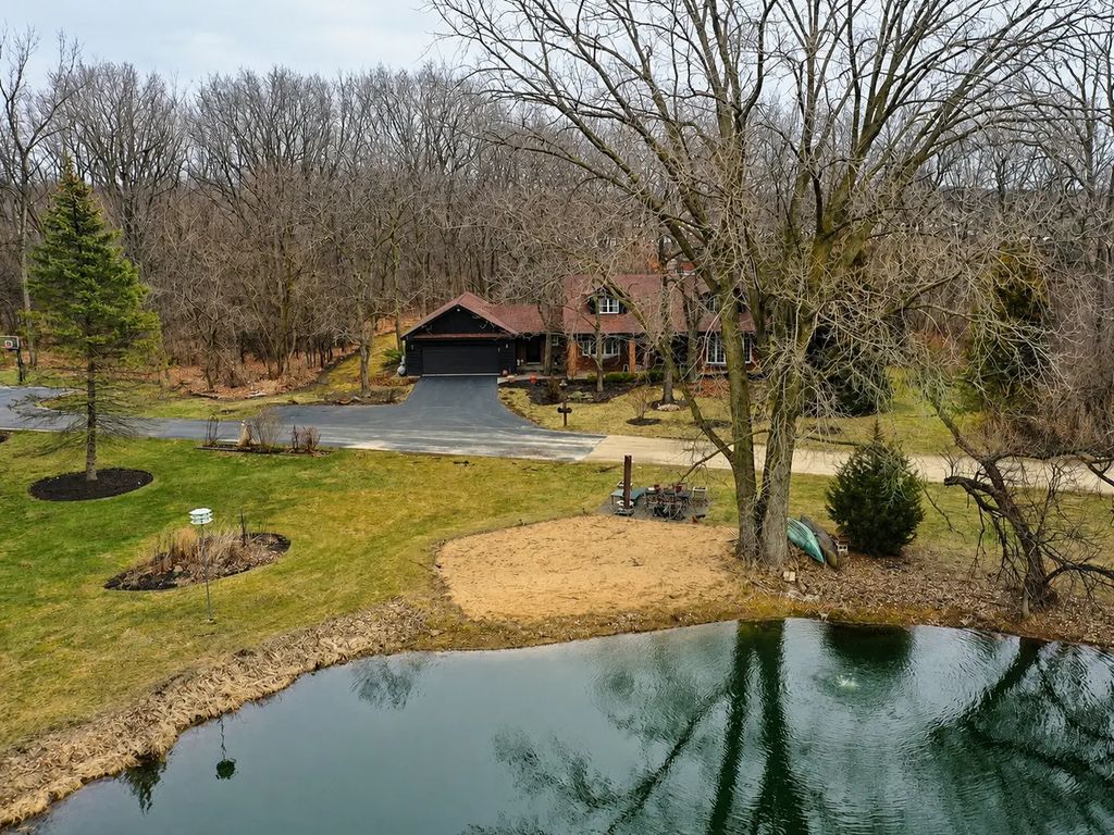 18238 W Gages Lake Road, Grayslake