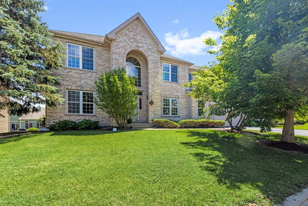 4 Sherwood Court, Lake In The Hills, 60156