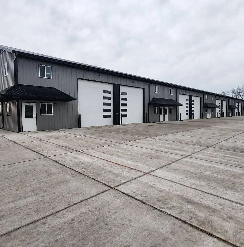 2211 Grandview Avenue 8, Muscatine