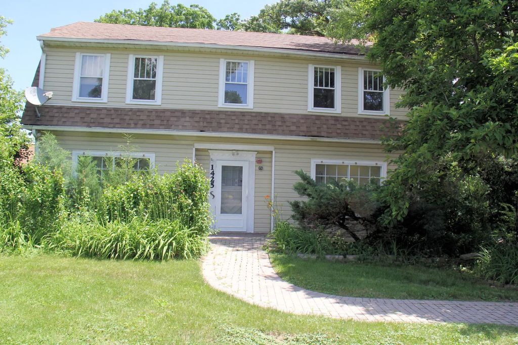 1425 S Neltnor Boulevard, West Chicago