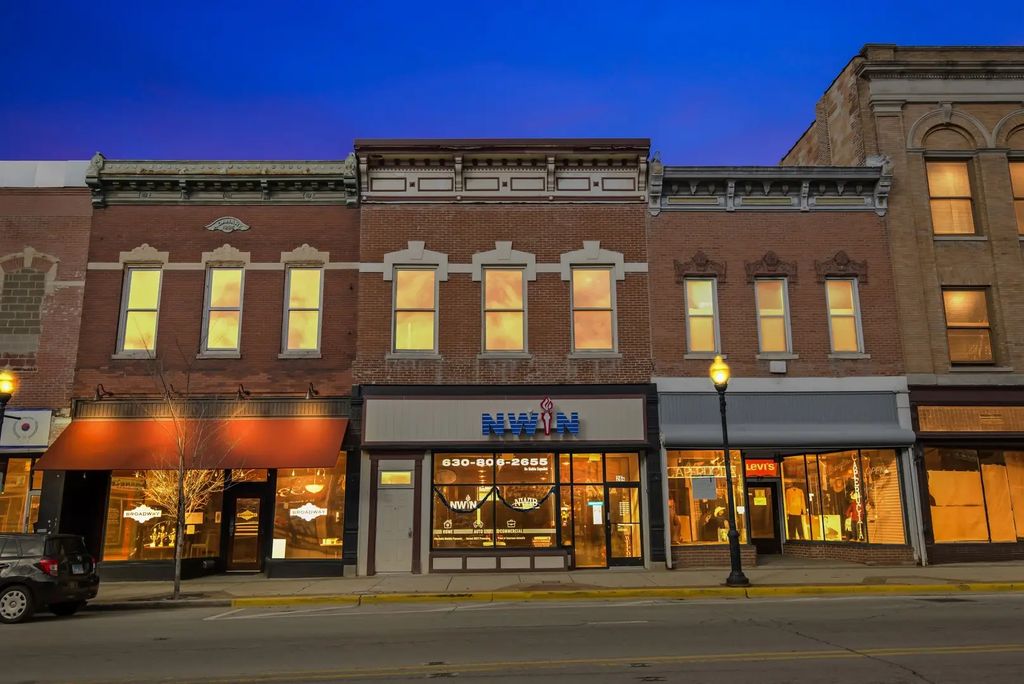 26 N Broadway, Aurora