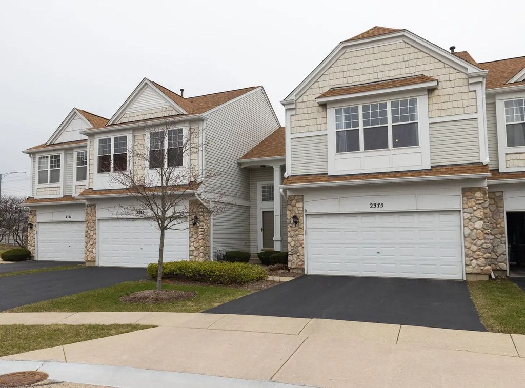 2375 Cove Court, Elgin