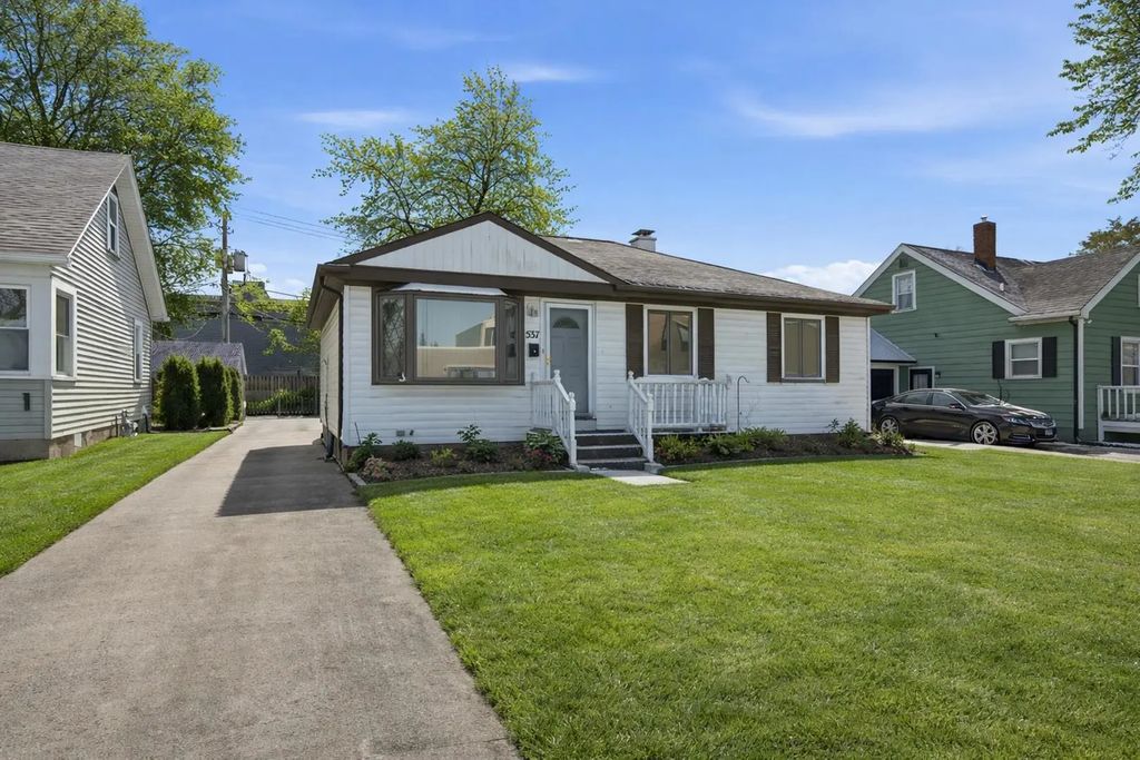 537 E 161st Place, South Holland