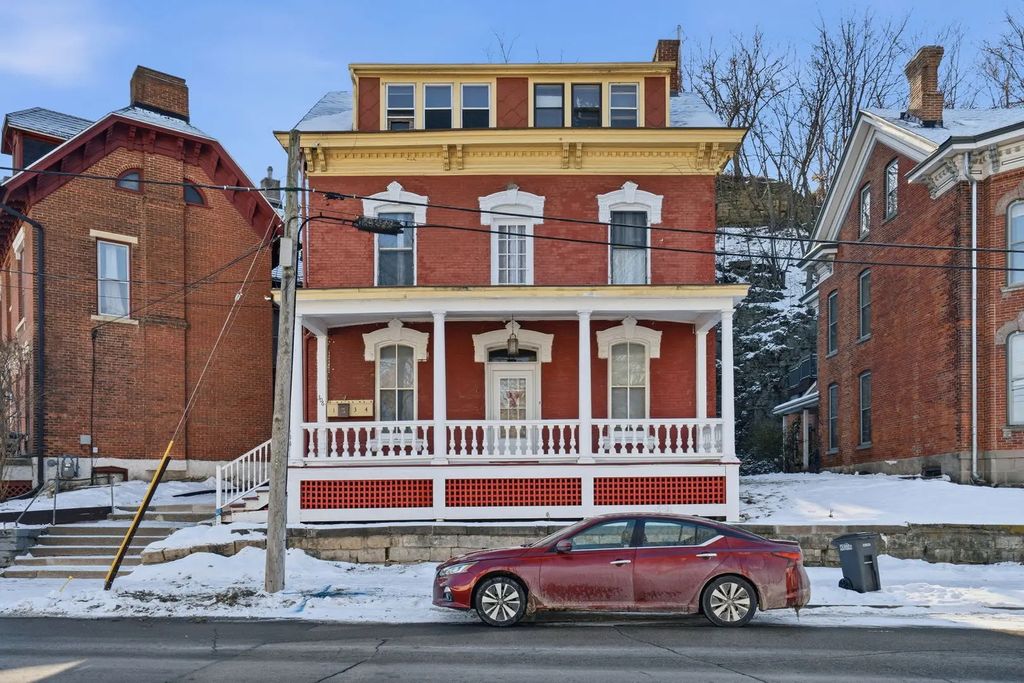 306 W Locust Street, Dubuque