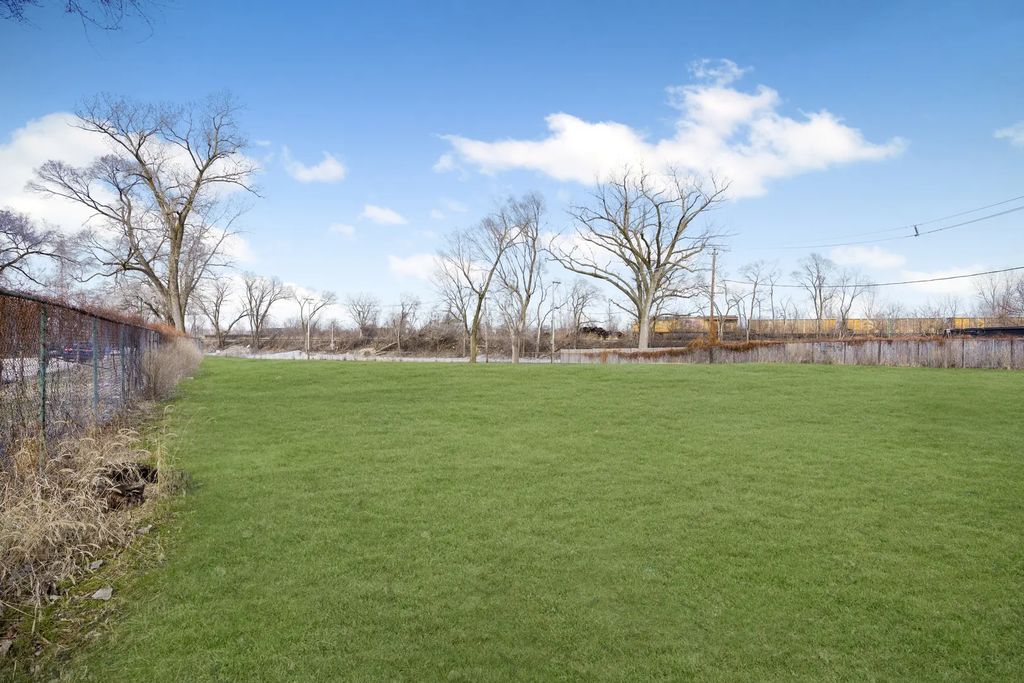 8819-8847 S Yale Avenue, Chicago