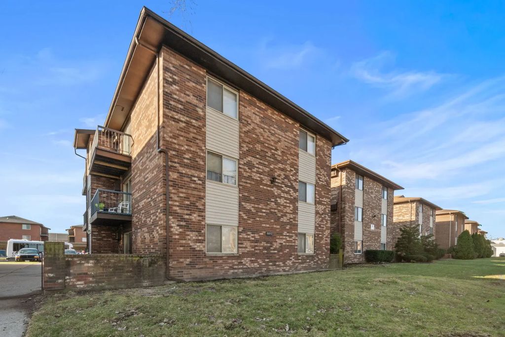3045 Bernice Road, Lansing