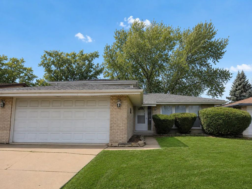 15340 Harper Avenue, Dolton