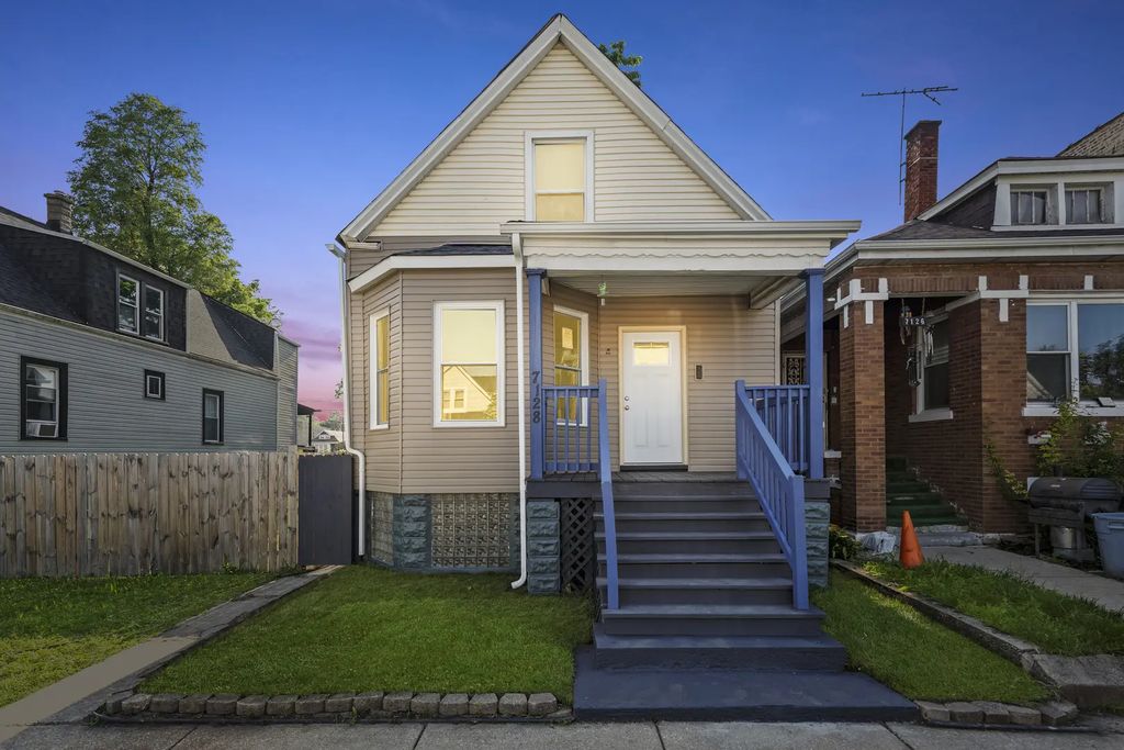 7128 S May Street, Chicago