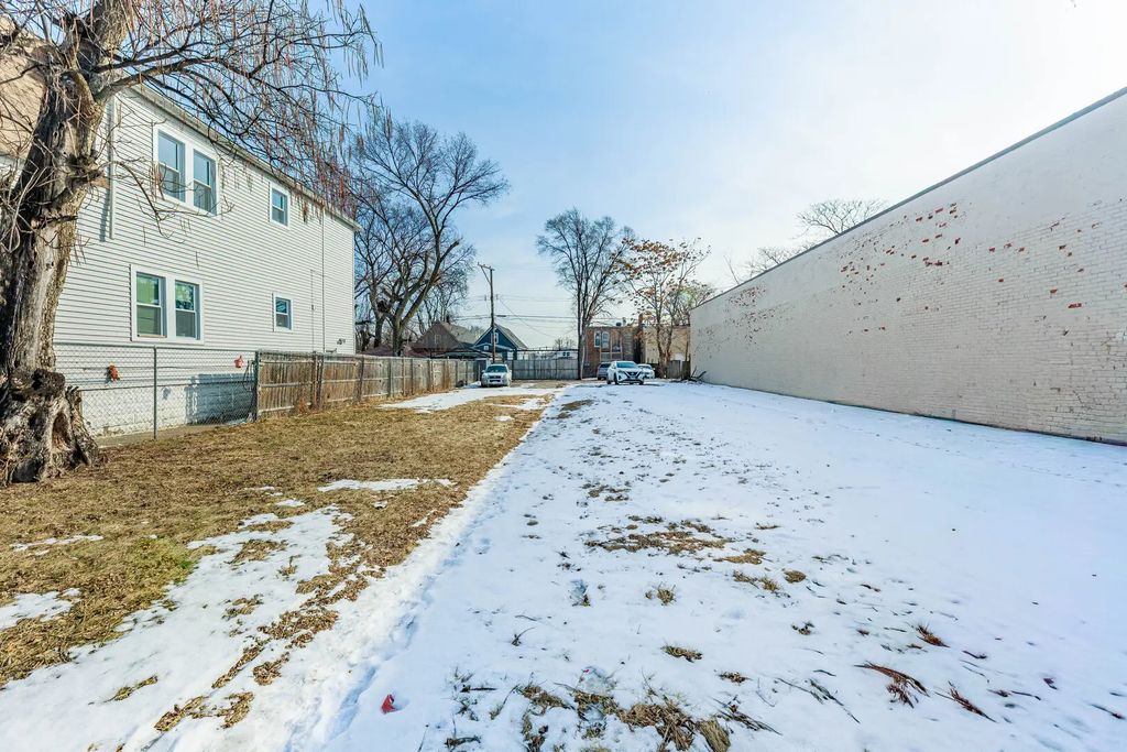 7417 S Racine Avenue, Chicago