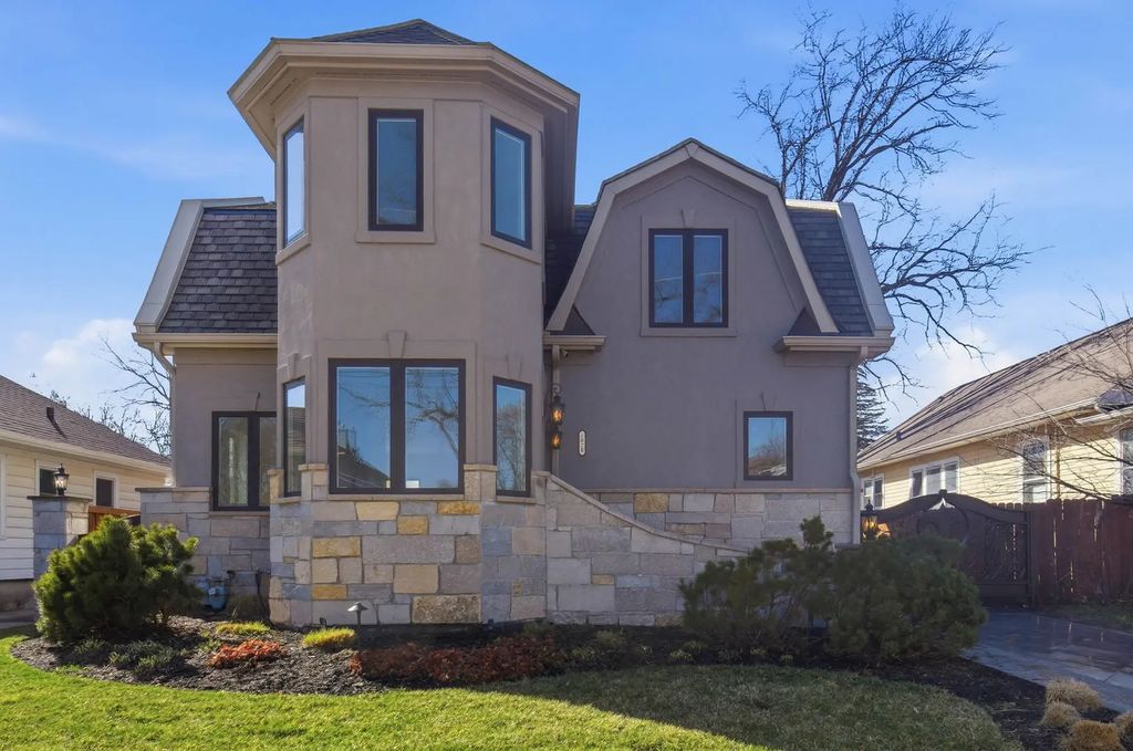 1020 Hill Avenue, Elgin