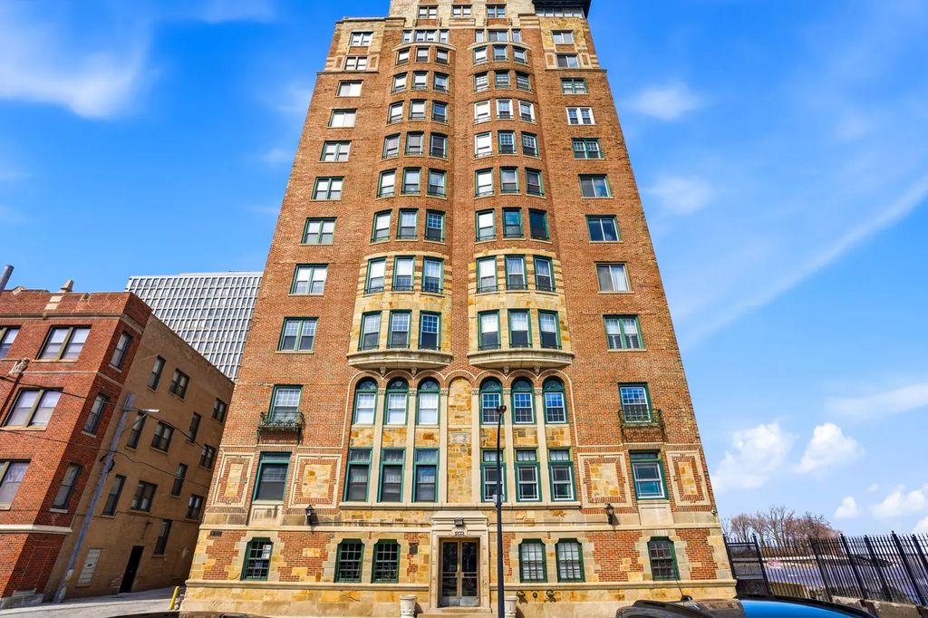 2666 E 73rd Street 4w, Chicago