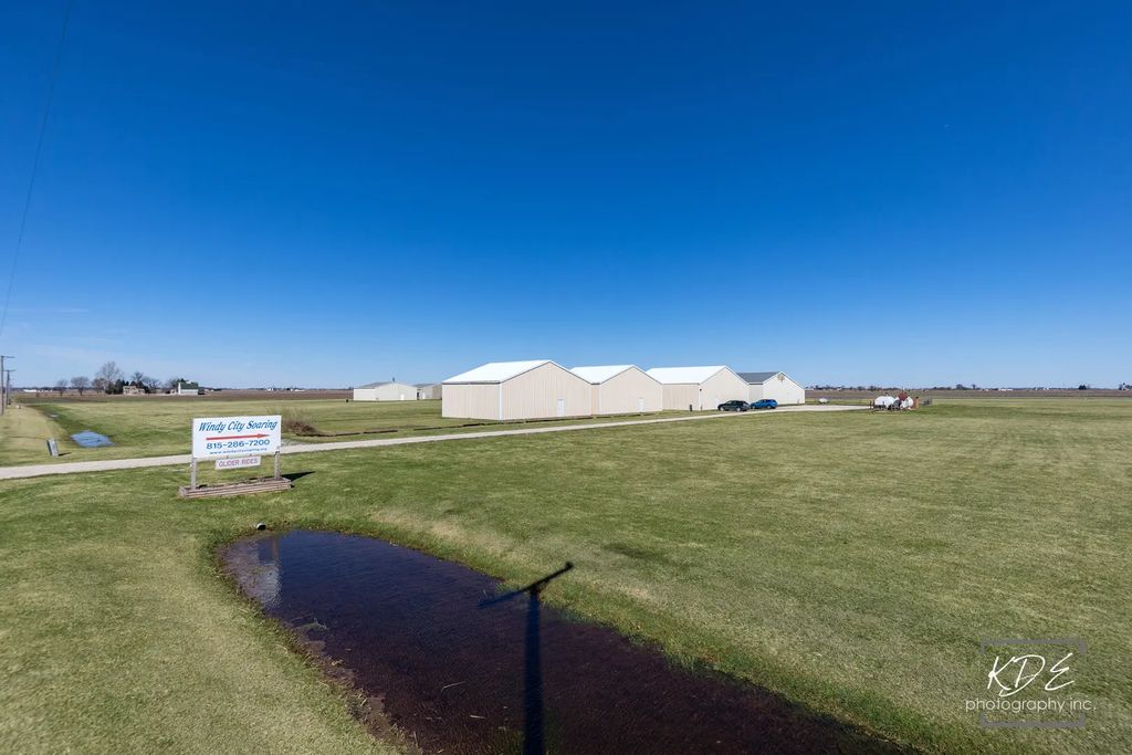 12727 Us Highway 30 Highway, Hinckley
