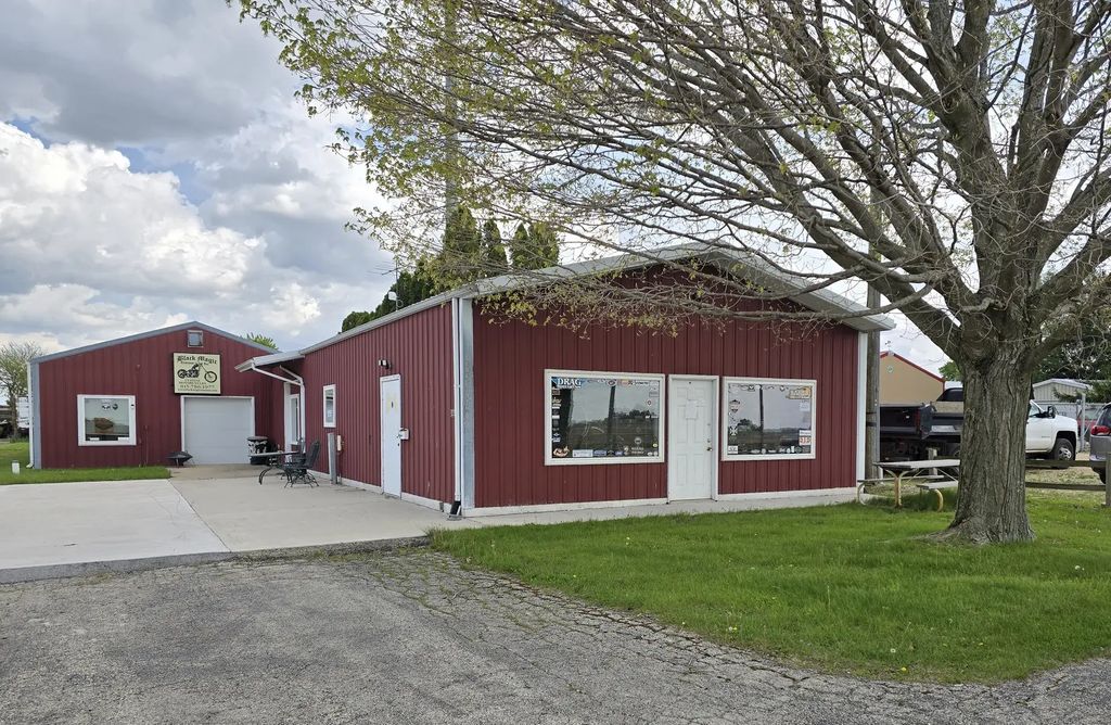 4686 E 29th Road, Sandwich