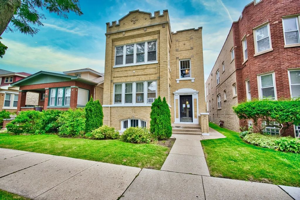 6609 N Artesian Avenue, Chicago, 60645