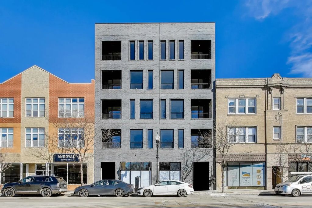 1952 W Lawrence Avenue, Chicago