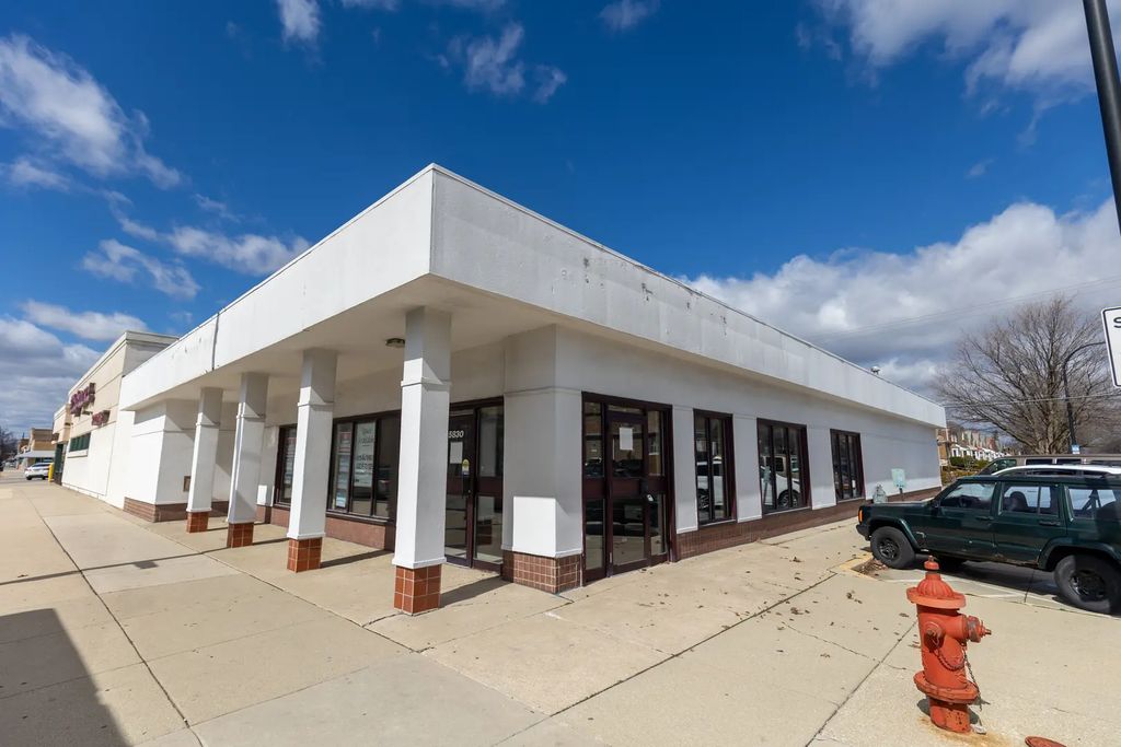 5830 W 35th Street, Cicero