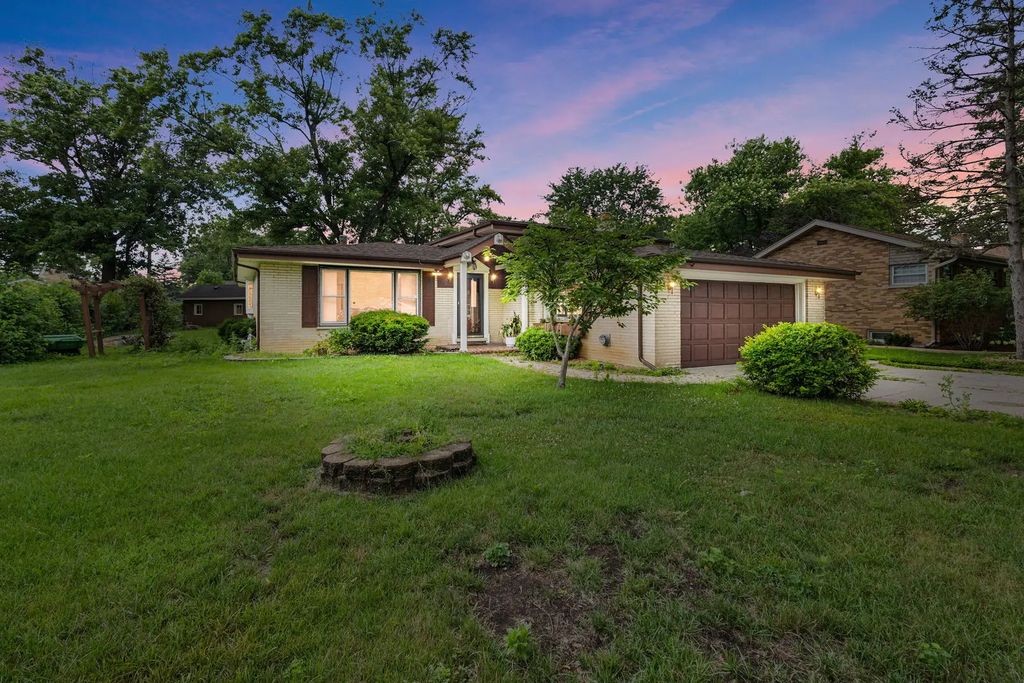 13064 S 71st Avenue, Palos Heights