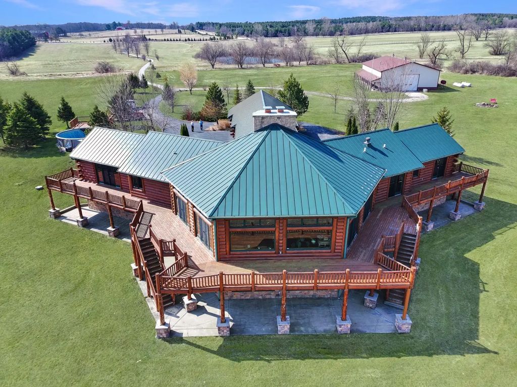 17700 Streit Road, Harvard