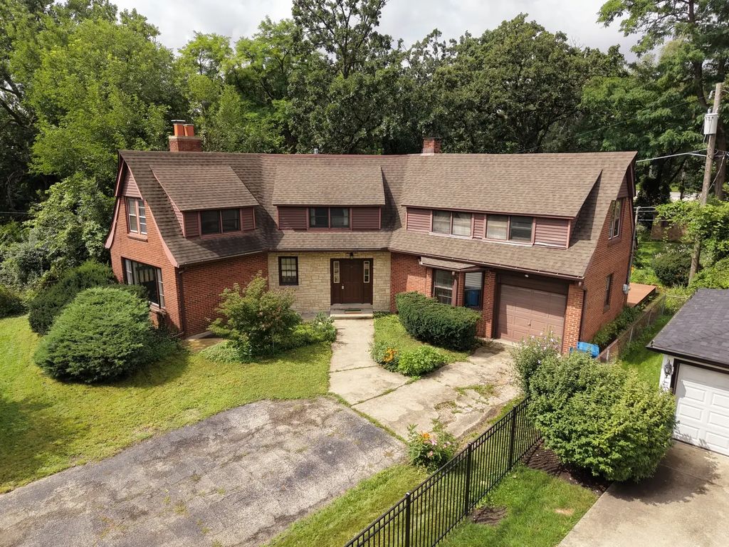 206 N Bonnie Brae Avenue, Elmhurst