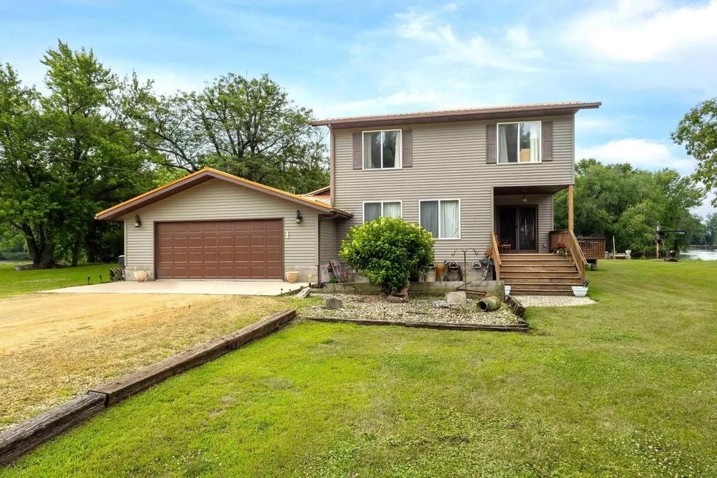 18599 317th Street, Long Grove