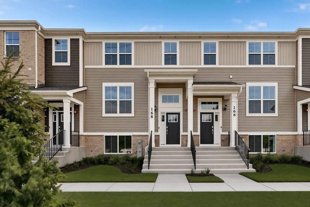 168 E Berkshire Drive, Crystal Lake