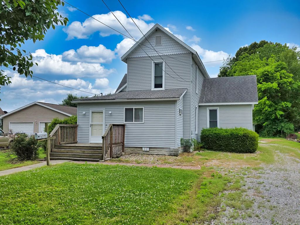 542 Vincennes Avenue, Flora
