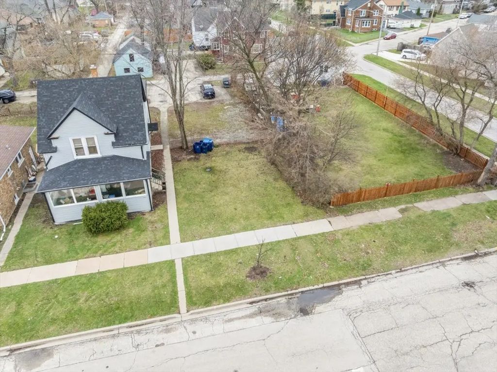 Argonne Drive, North Chicago