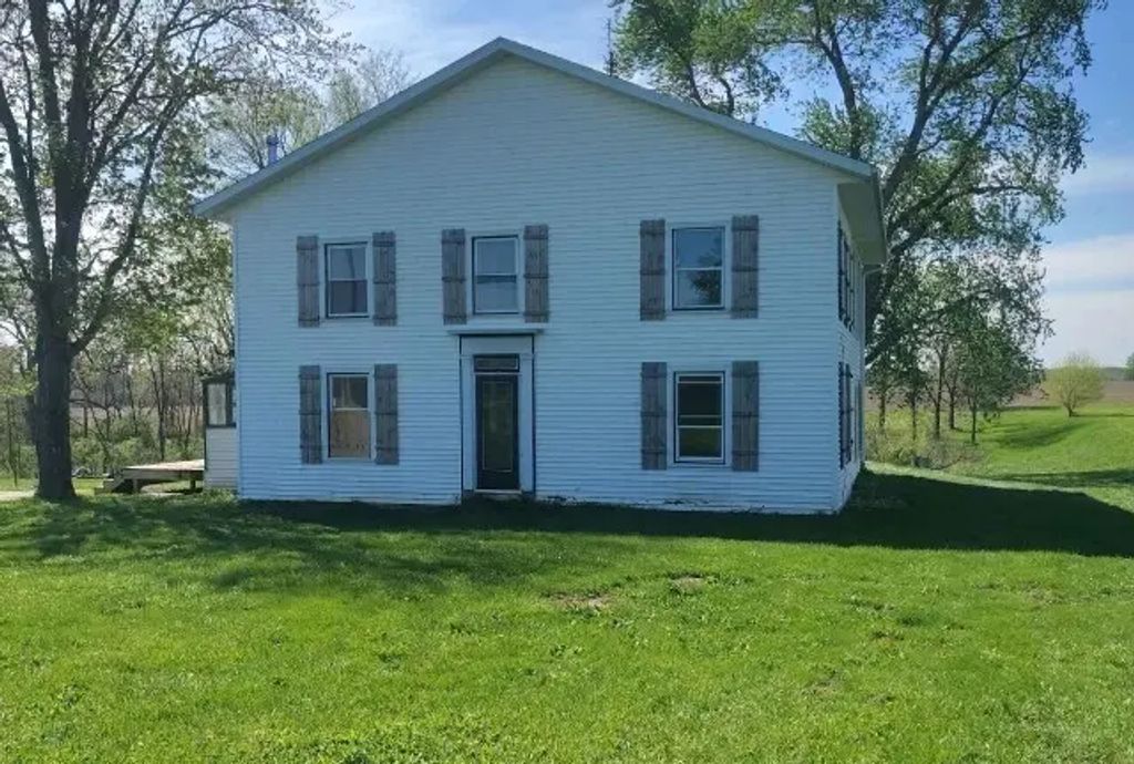 714 E County Line Road, Sparland
