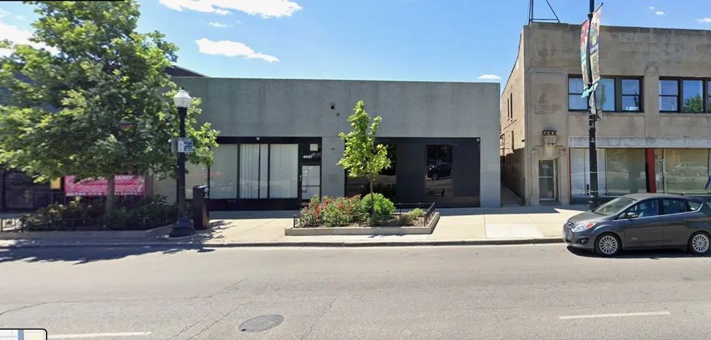 4827 W Irving Park Road, Chicago