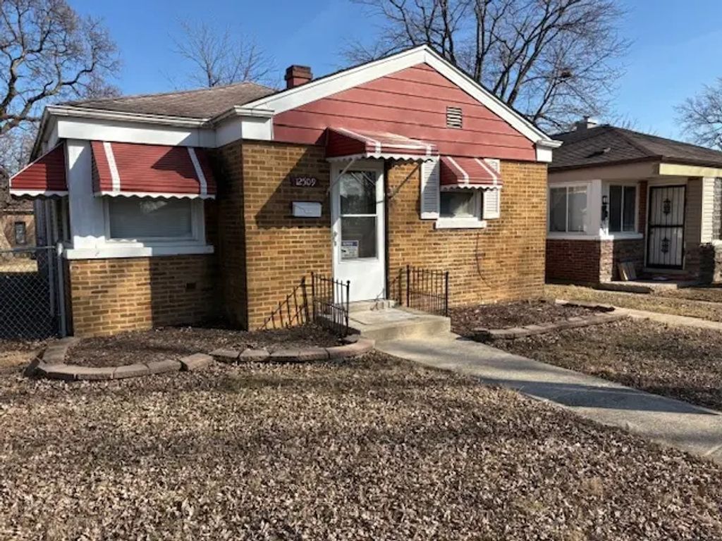 12509 S Elizabeth Street, Calumet Park