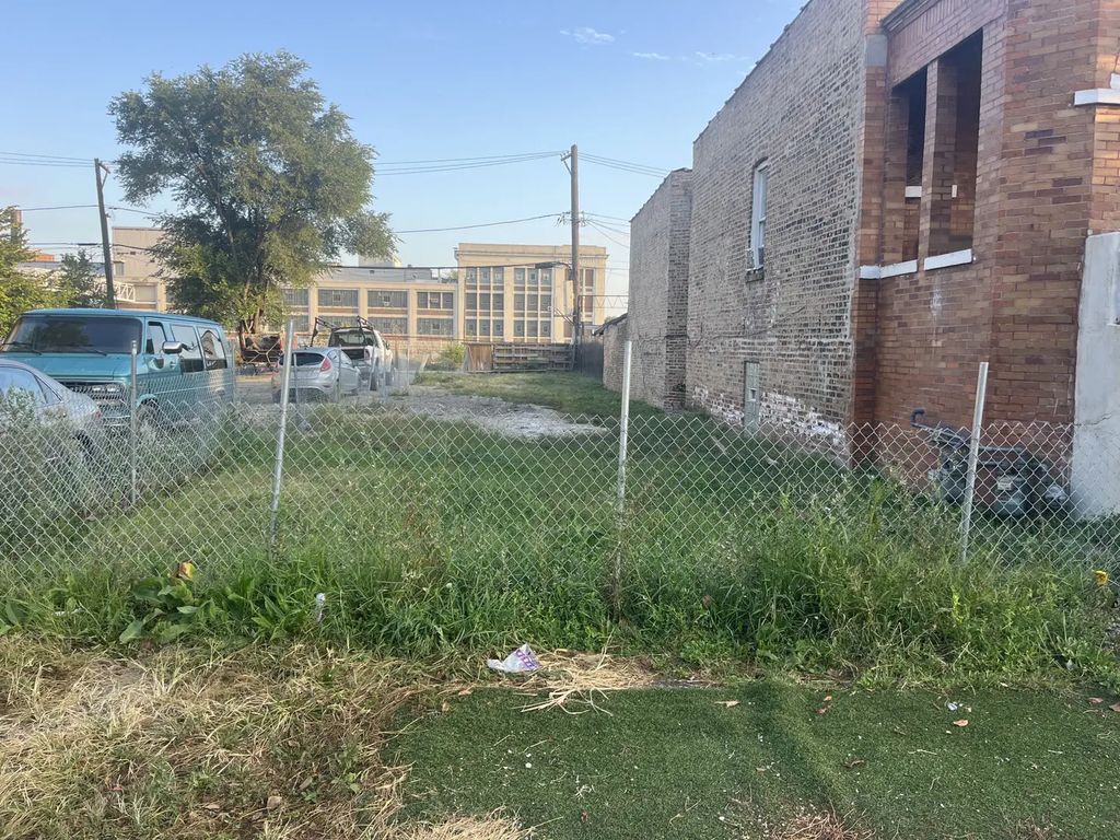 4004 W Grenshaw Street, Chicago