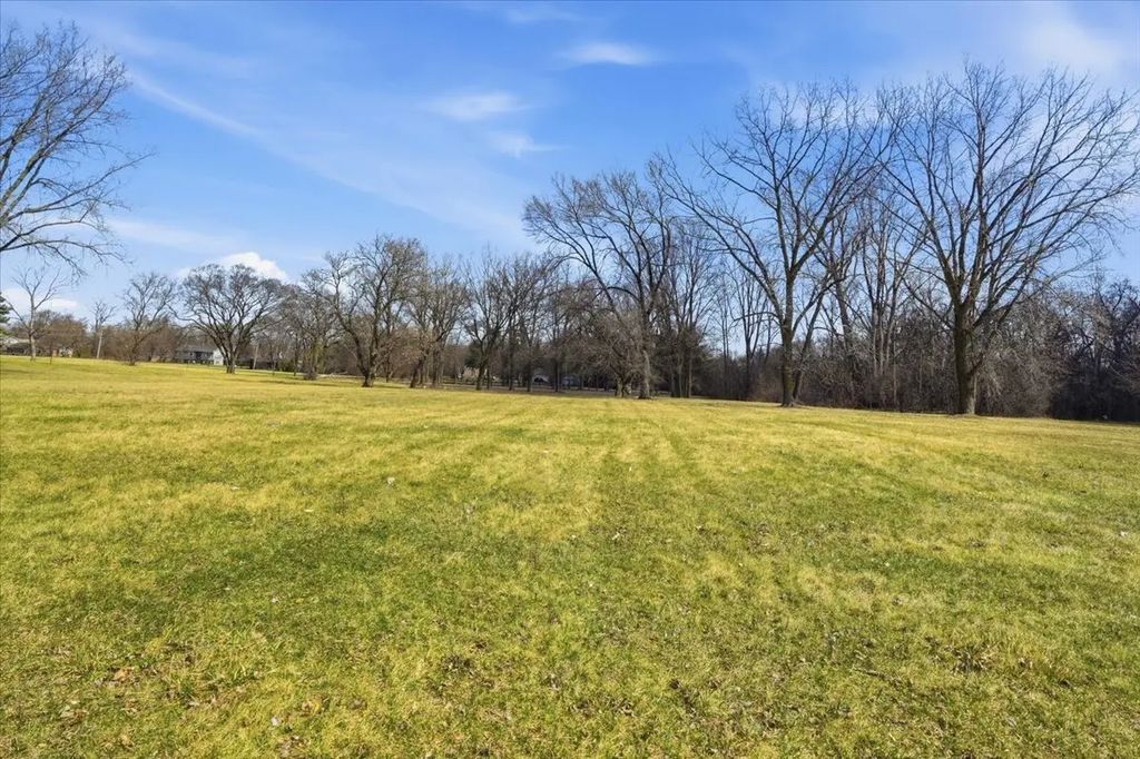 1465 N Green Bay Road, Waukegan