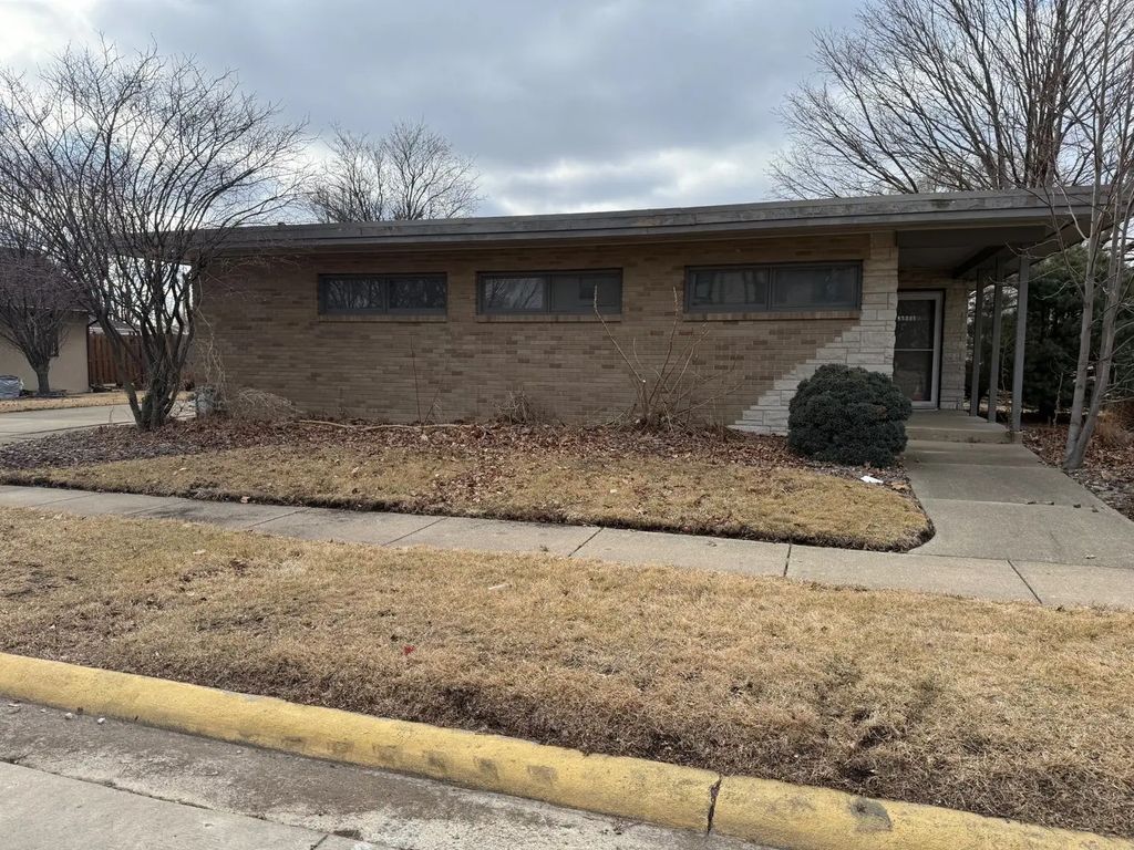 341 W Walnut Street, Oglesby