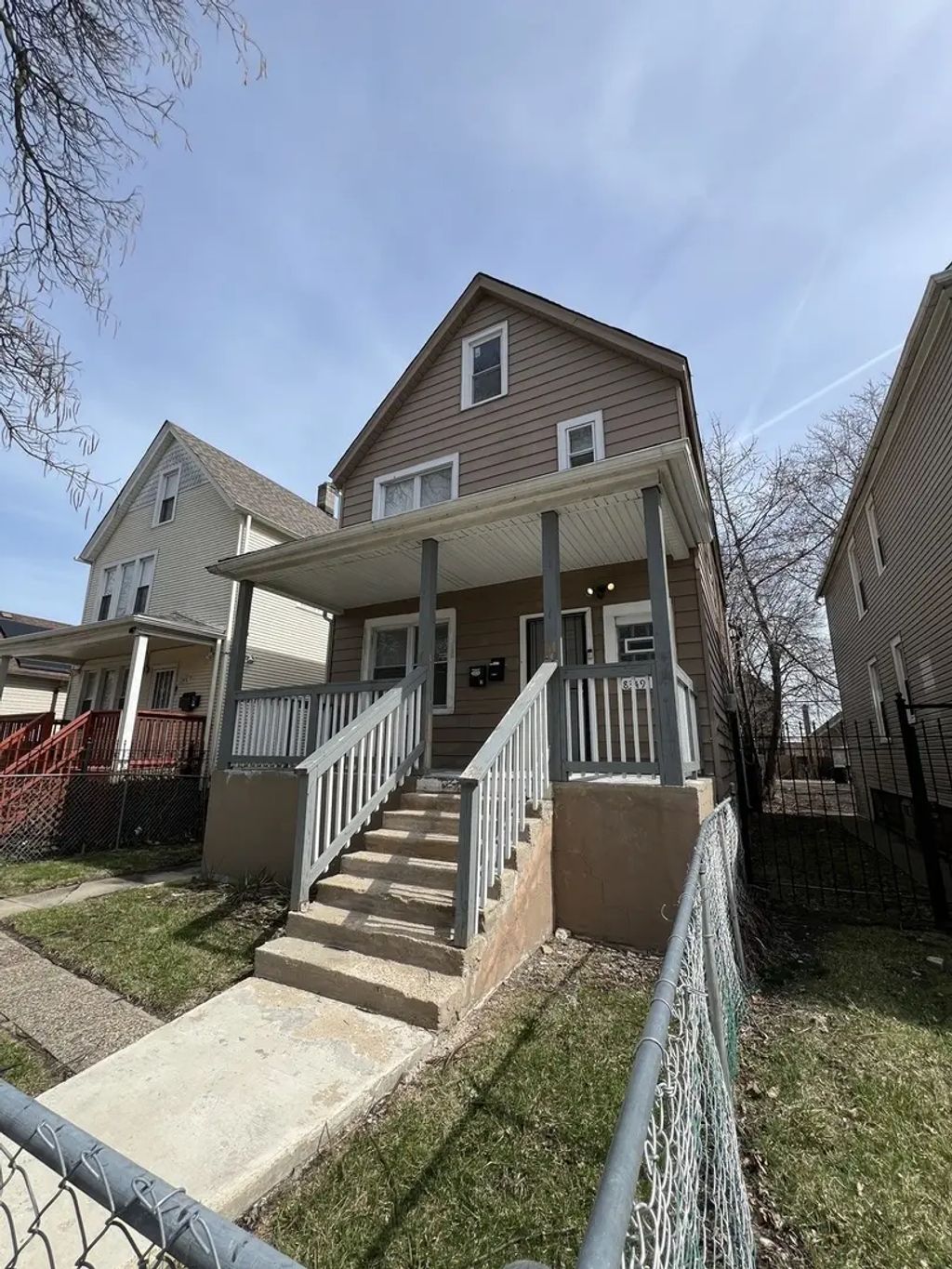 8349 S Colfax Avenue, Chicago