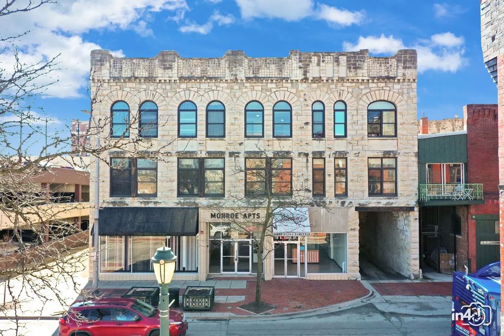 20 E Cass Street, Joliet
