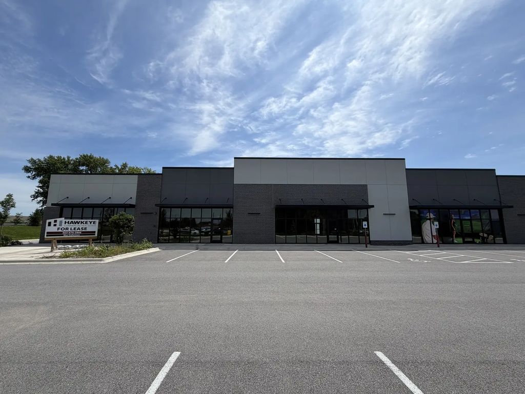 2584 Middle Road, Bettendorf